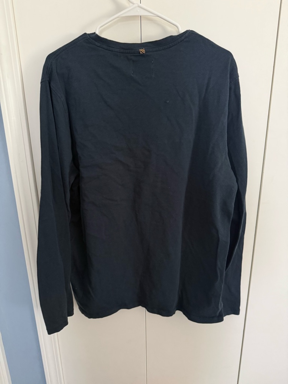 Men’s Billy Reid Black Long-Sleeve Henley Shirt - Picture 3 of 5